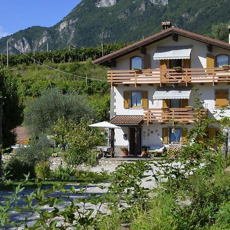 Ca Ulivi Bed & Breakfast Ала Екстериор снимка