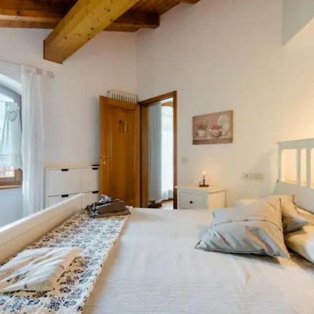 Ca Ulivi Bed & Breakfast Ала Екстериор снимка